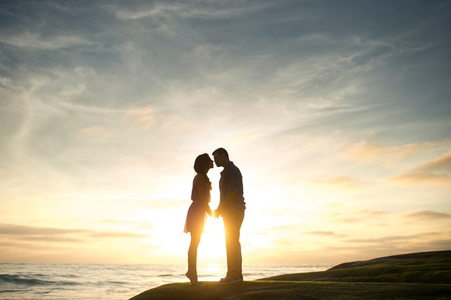 Singlebörsen erklärt - So funktioniert die Online Partnersuche